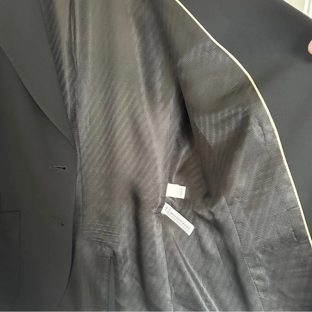 Banana Republic Women’s Classic Black Blazer - Picture 11 of 11